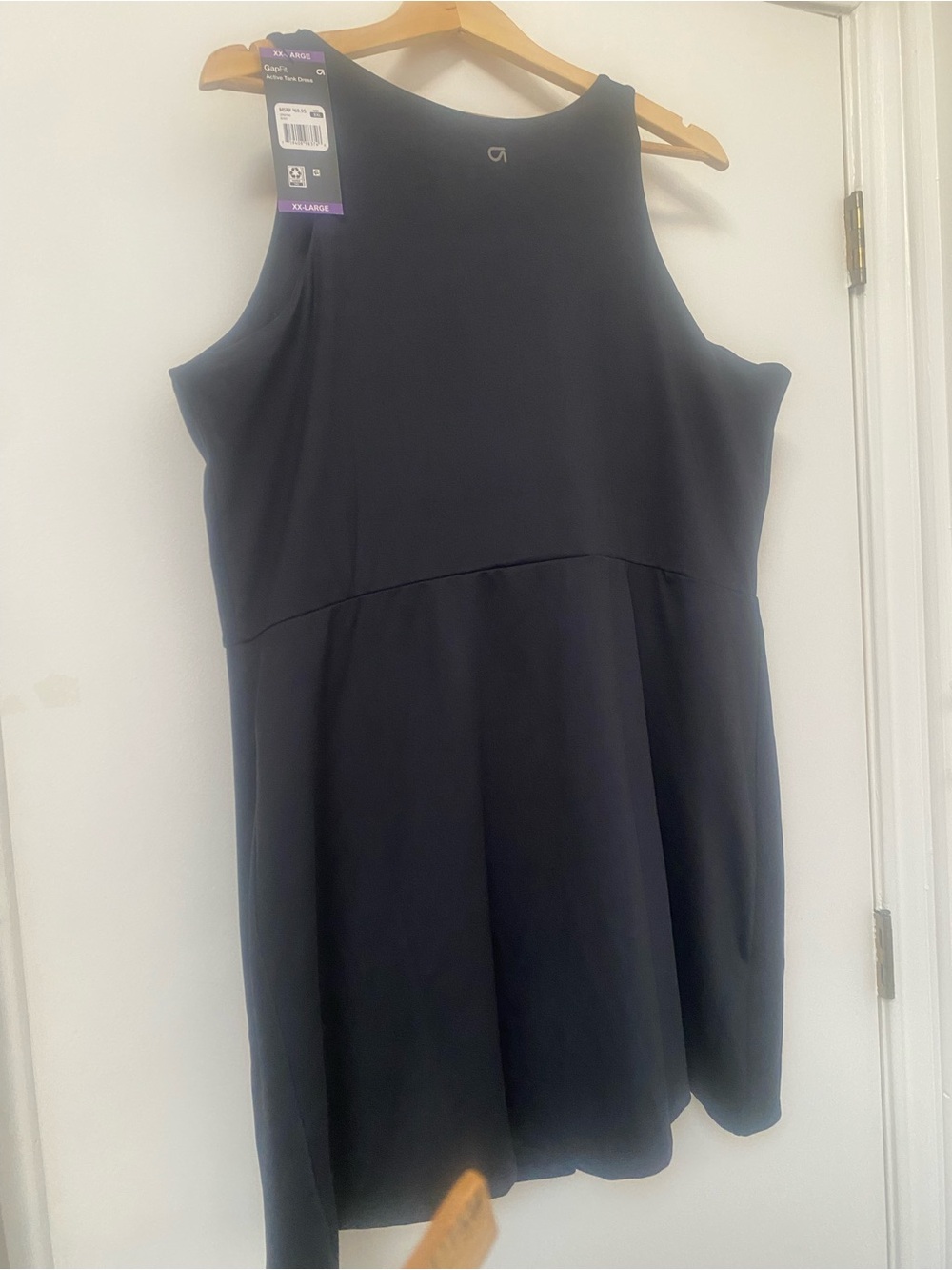 GAPFit Gap Fit Black Sleeveless V-Neck Women’s Active Leisure Dress Shorts - Picture 12 of 13
